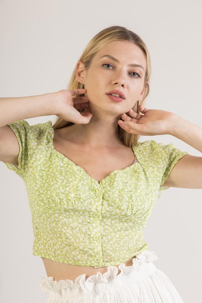 Short top with small flower print and square neckline