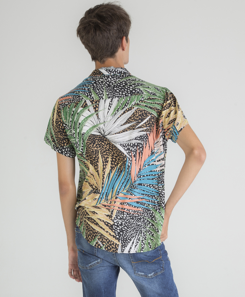 Short sleeve shirt with foliage print